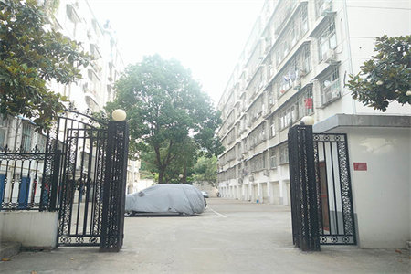 红盾花园117平三室两厅带储藏室中等装修69.8万可分期